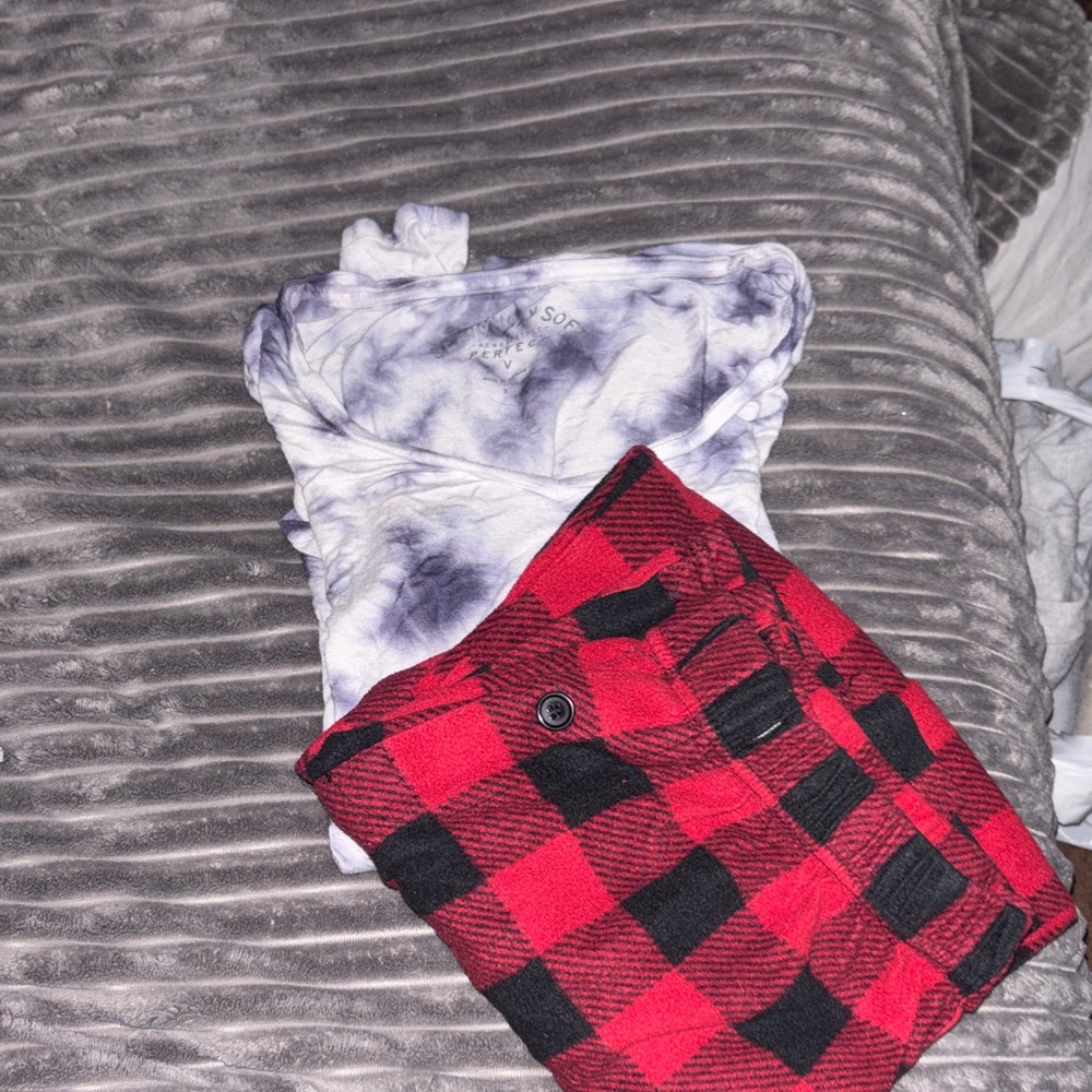 Aeropostale Blue and White Tie-Dye Shirt